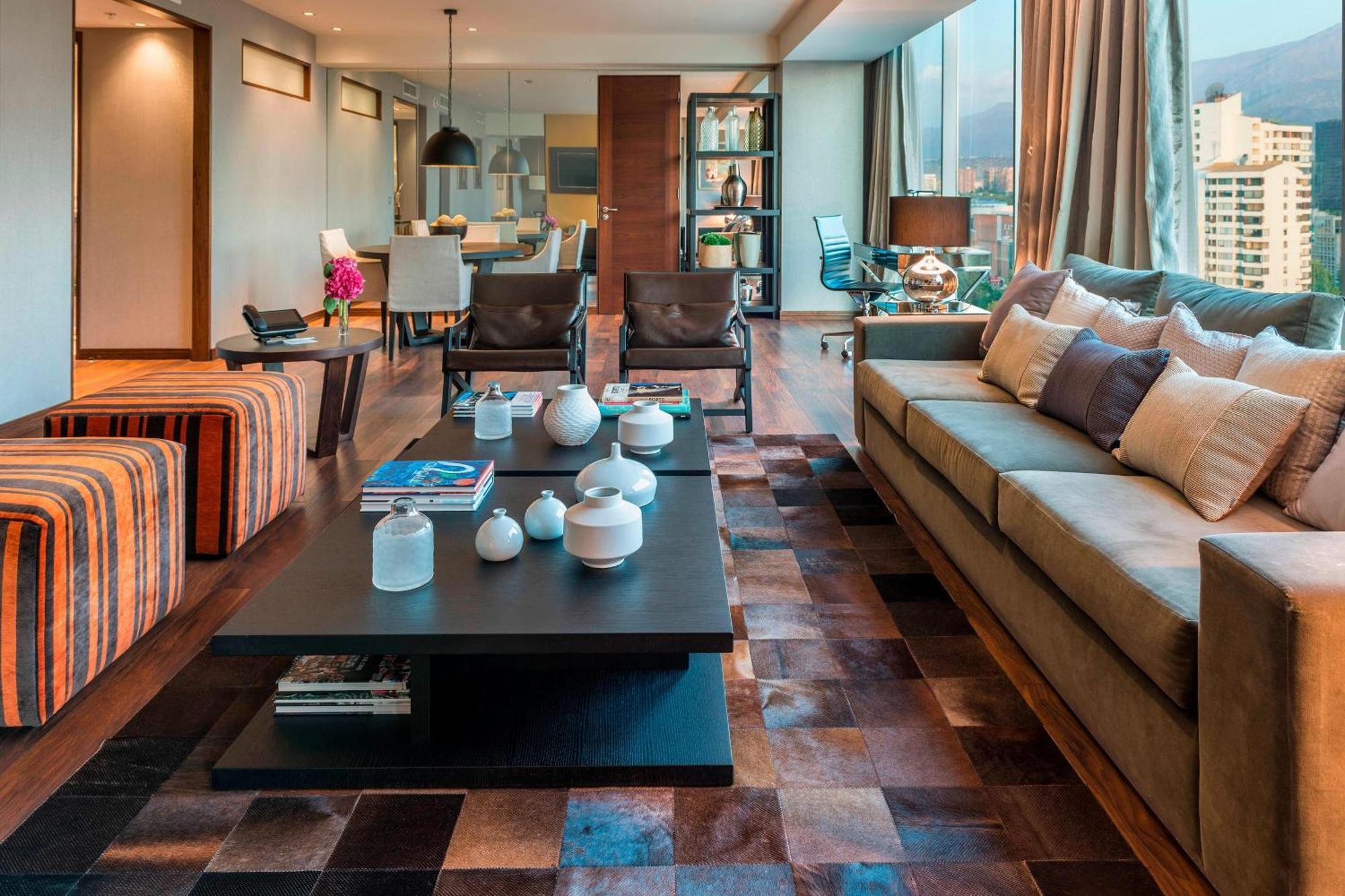 Отель Renaissance Santiago By Marriott Экстерьер фото