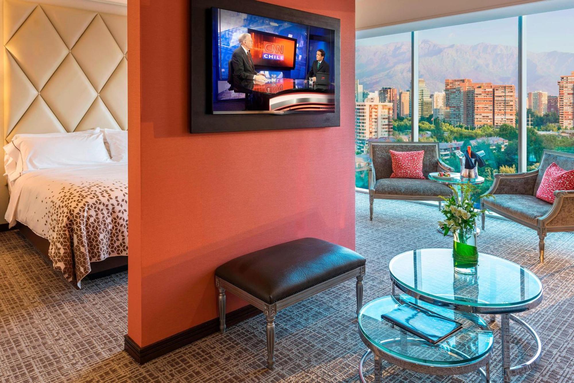 Отель Renaissance Santiago By Marriott Экстерьер фото
